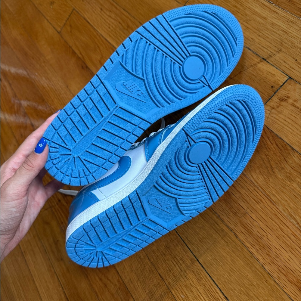 Nike Air Jordan 1 Low SE White/Carolina - Picture 3 of 4